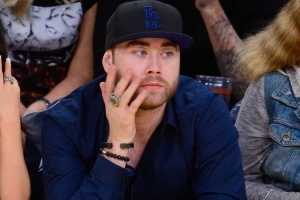 Shams：乔伊和杰西兄弟曾反对以100亿将湖人出售给马克·沃尔特